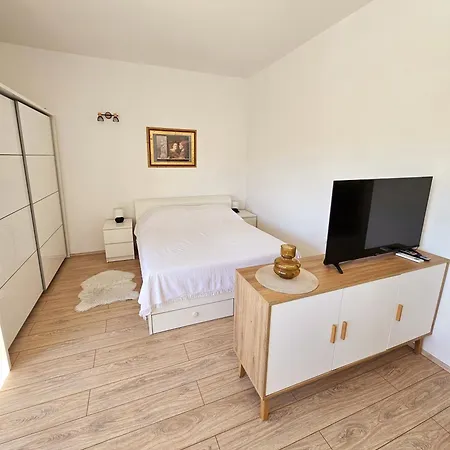 Center City With Free Parking Apartment Sibenik